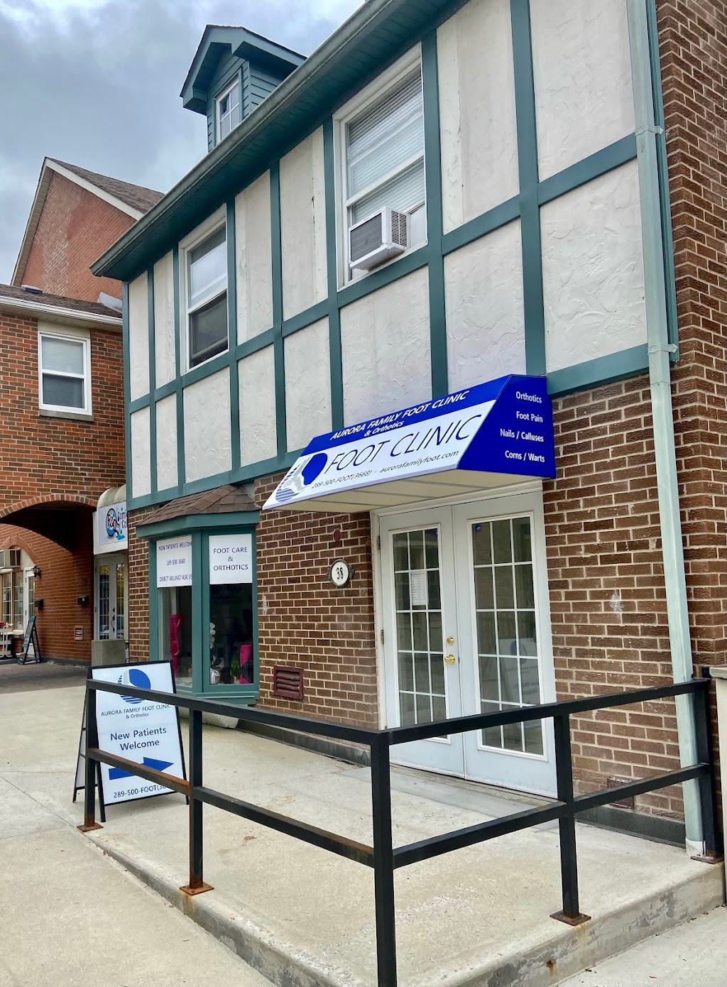 Aurora Family Foot Clinic | 2 Orchard Heights Blvd #38, Aurora, ON L4G 3W3, Canada | Phone: (289) 500-3668