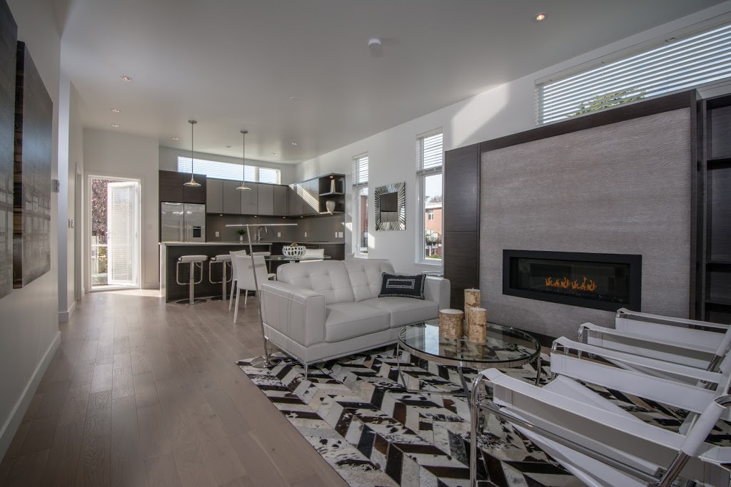 Dallas Pointe Townhomes | 21 Ontario St, Victoria, BC V8V 1M7, Canada | Phone: (250) 589-9520
