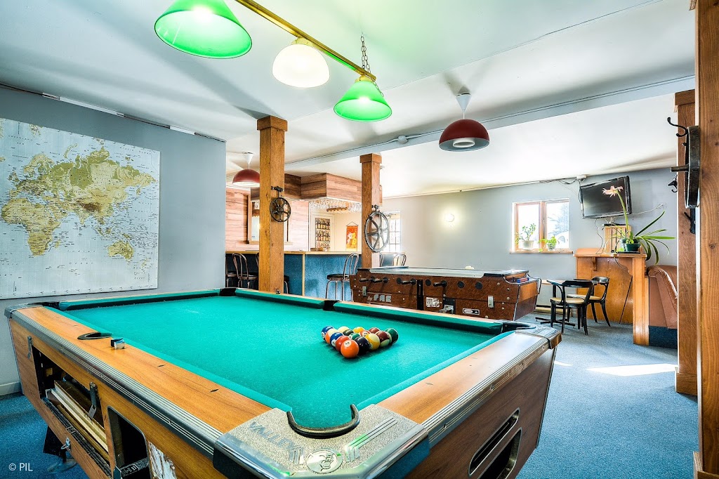 Le Bar Manitonga | 2213 Chem. du Village, Mont-Tremblant, QC J8E 1K4, Canada | Phone: (819) 425-6008