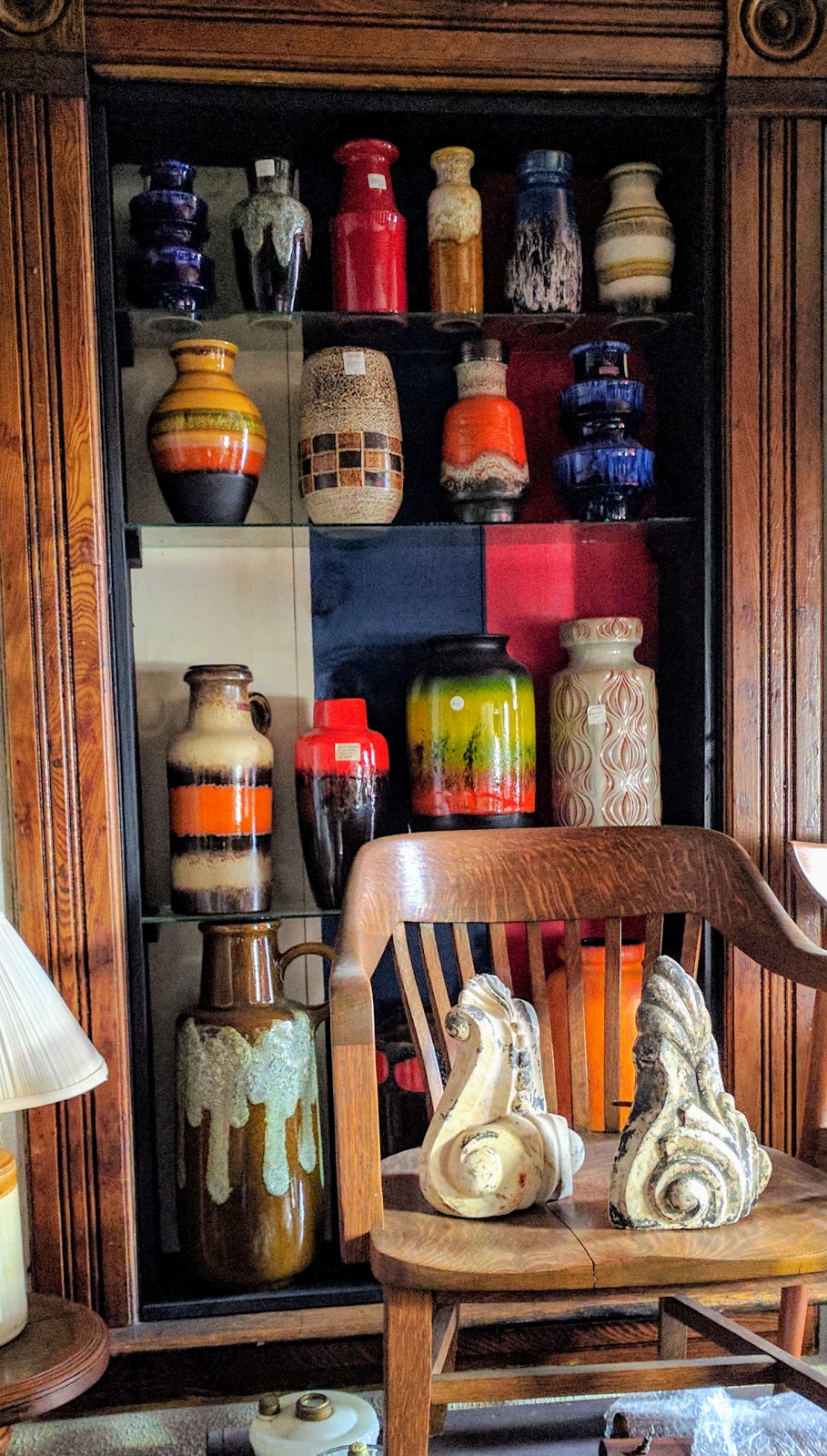 Jonnys Antiques | 10 William Shakespeare St, Shakespeare, ON N0B 2P0, Canada | Phone: (519) 625-8307