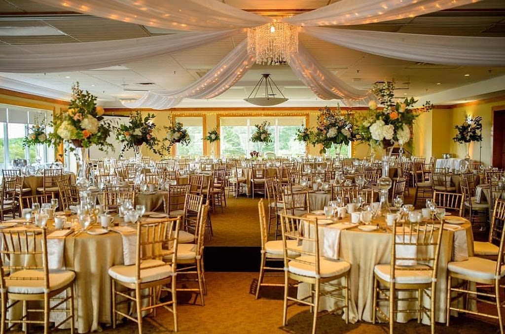 Oak Island Resort & Conference Centre | 36 Treasure Dr, Western Shore, NS B0J 3M0, Canada | Phone: (800) 565-5075