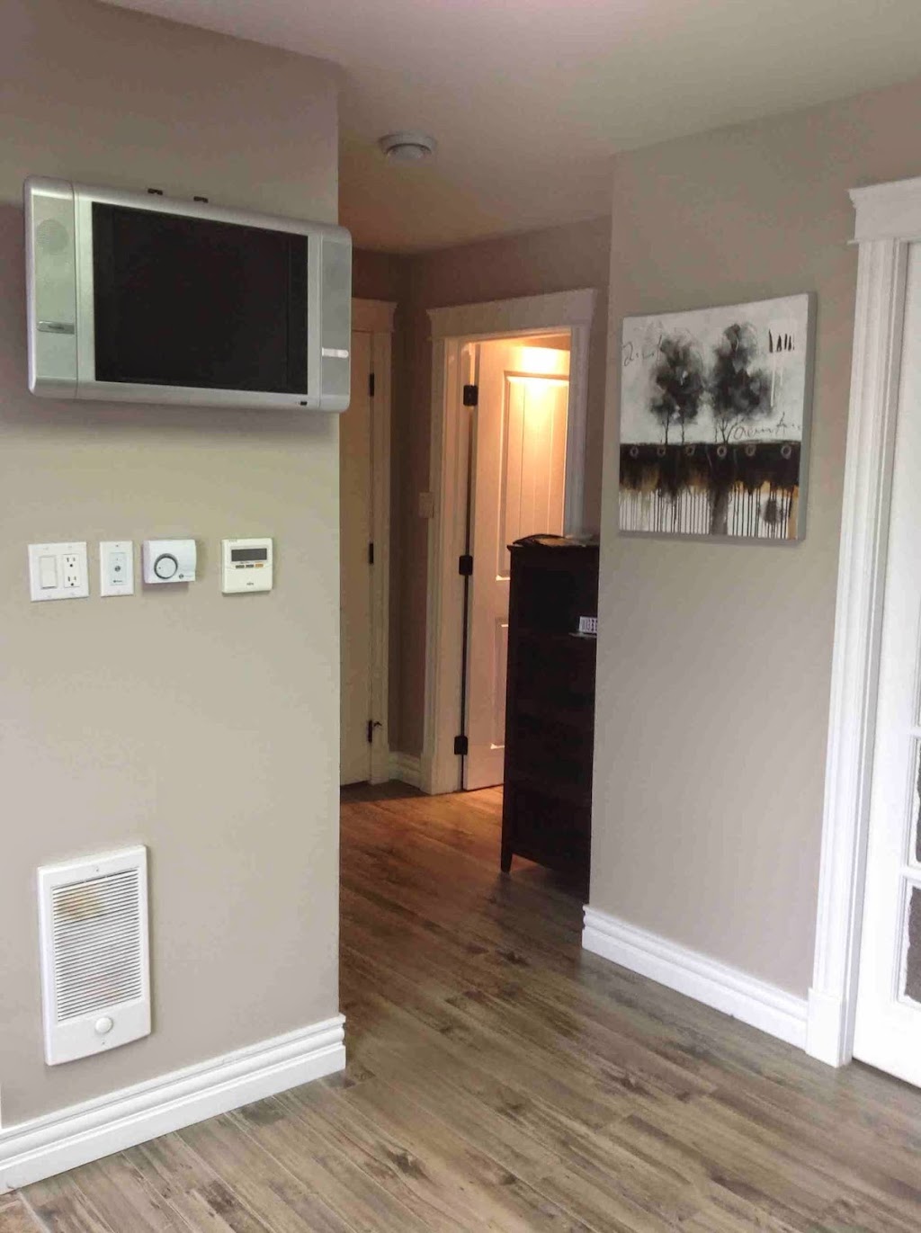 Studio Unisex Elegante par/by Julie Martin | 448 Champlain St, Dieppe, NB E1A 1P3, Canada | Phone: (506) 850-3430