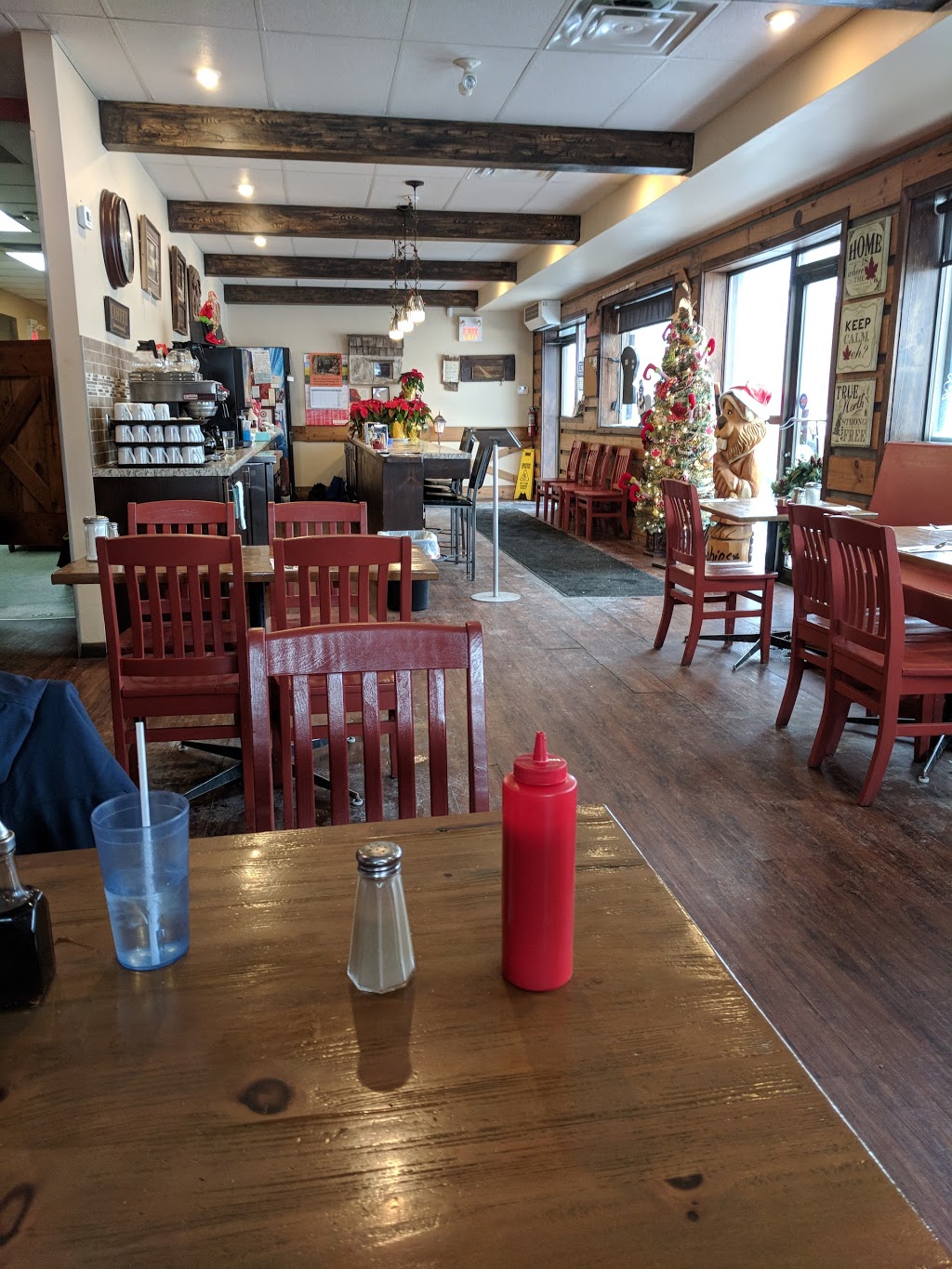 Loobies | 2066 Horseshoe Valley Rd W, Barrie, ON L4M 4Y8, Canada | Phone: (705) 792-5171
