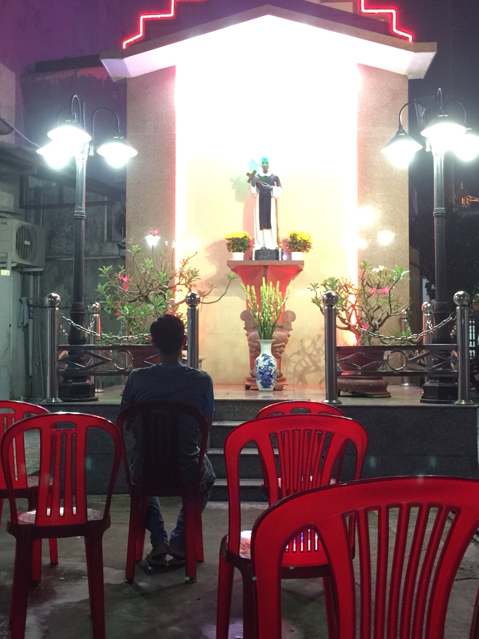Queen of Martyrs Catholic Church (Vietnamese) | 13210 133a Ave NW, Edmonton, AB T5L 3T7, Canada | Phone: (780) 423-5389