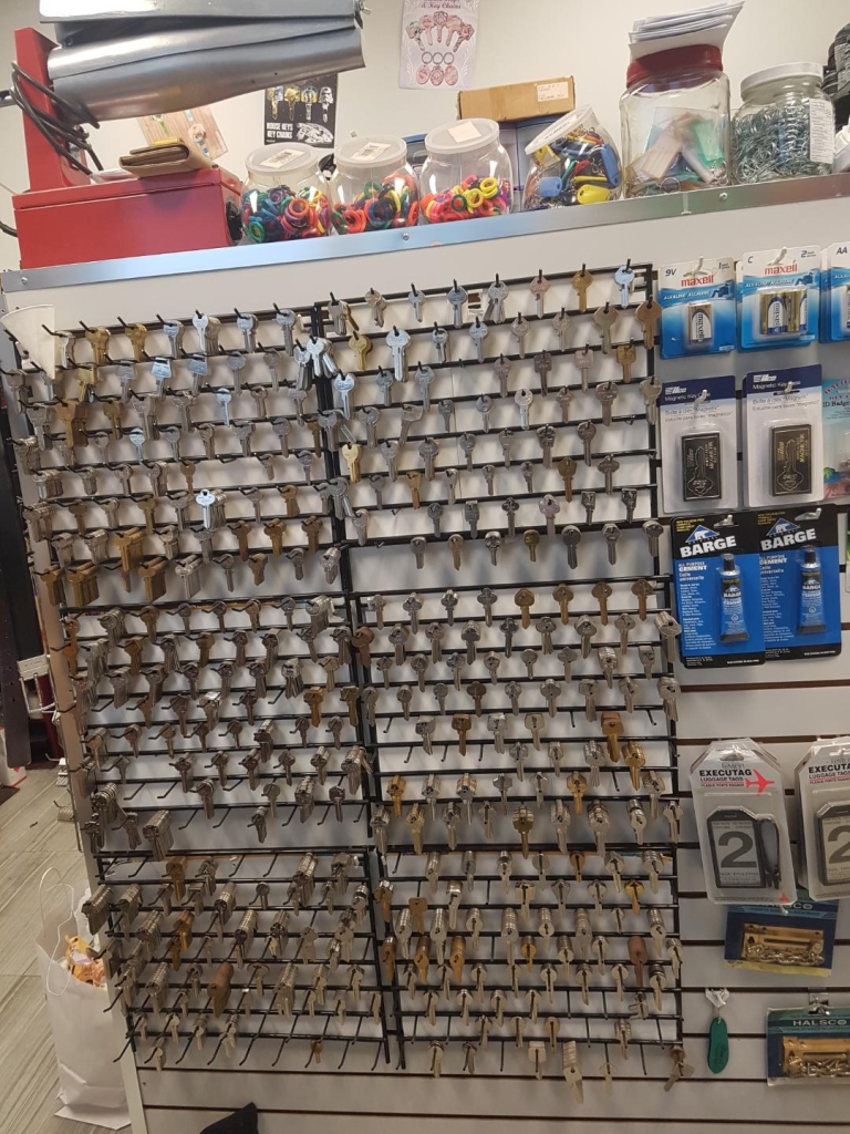 Payless Locksmith | 8763 Bayview Ave #8, Richmond Hill, ON L4B 3V1, Canada | Phone: (905) 660-1987