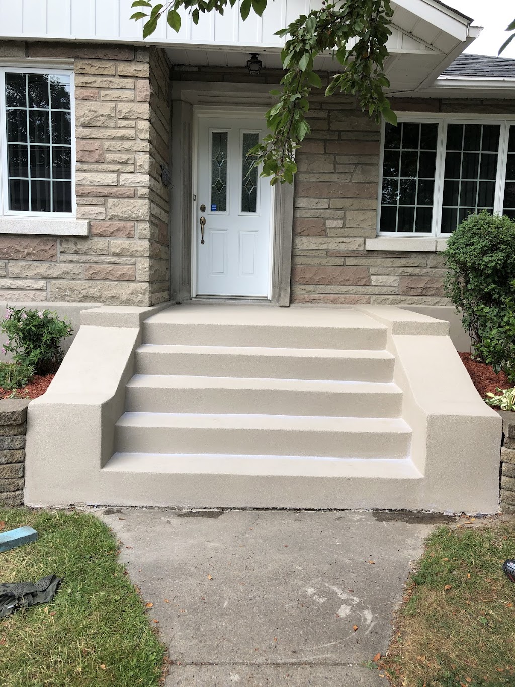La Cimentière Inc | 2250 Rue Desautels, Saint-Hubert, QC J3Y 3V3, Canada | Phone: (514) 704-3440
