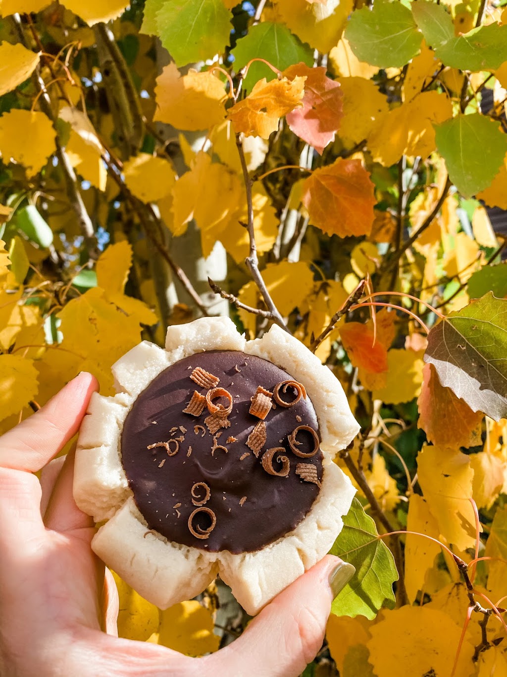 Covet Sips & Sweets | 322233 15 St E Unit 2, Okotoks, AB T1S 1A6, Canada | Phone: (833) 332-6838