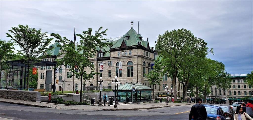 Place Champlain | 25 Rue du Marché-Champlain, Québec, QC G1K 4H2, Canada | Phone: (418) 692-4242
