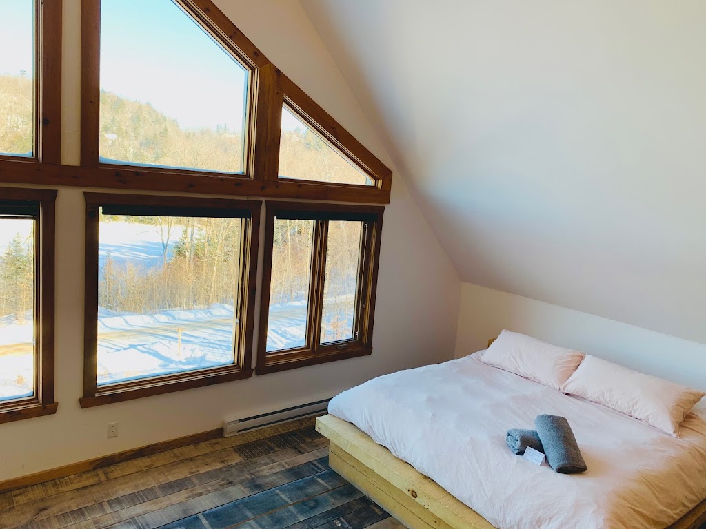 Le chalet 88 | 88, chemin du Lac Thurson Wentworth-Nord, Les Pays-den-Haut, QC J0T 1Y0, Canada | Phone: (514) 571-9887