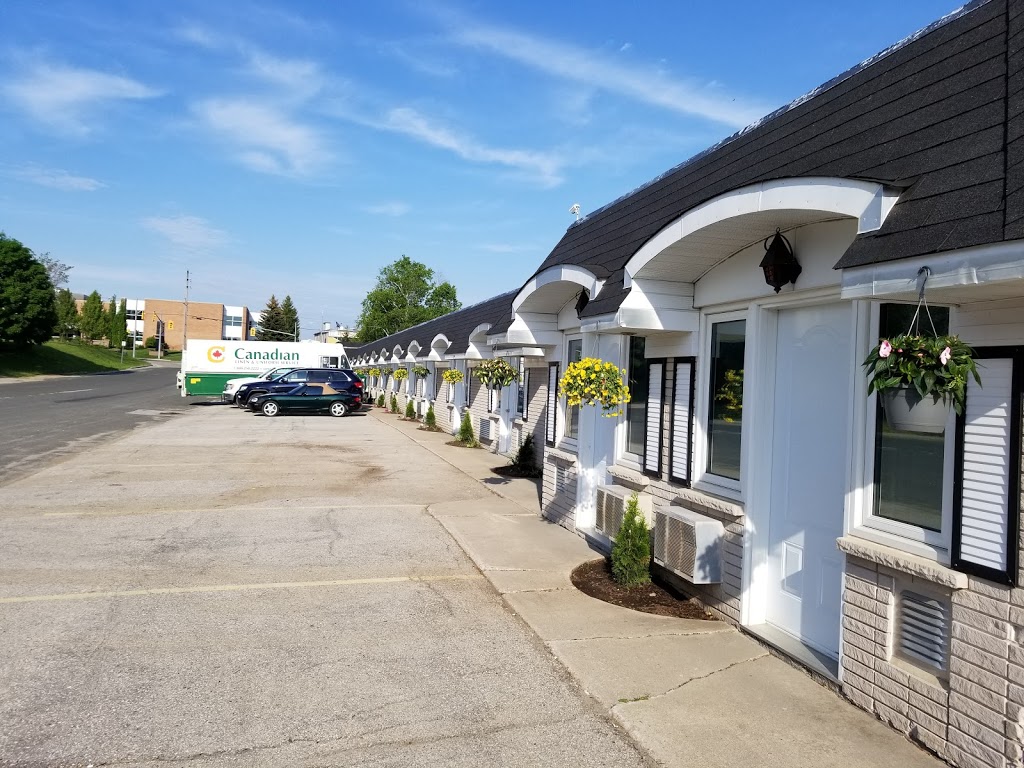 Travellers Inn Hanover | 244 7th Ave, Hanover, ON N4N 1B6, Canada | Phone: (800) 801-8398