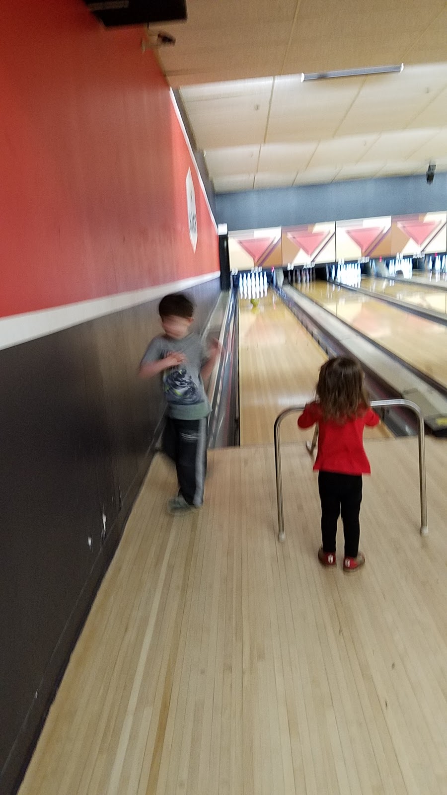 AMF Airport Lanes | 3754 Genesee St, Cheektowaga, NY 14225, USA | Phone: (716) 632-0655