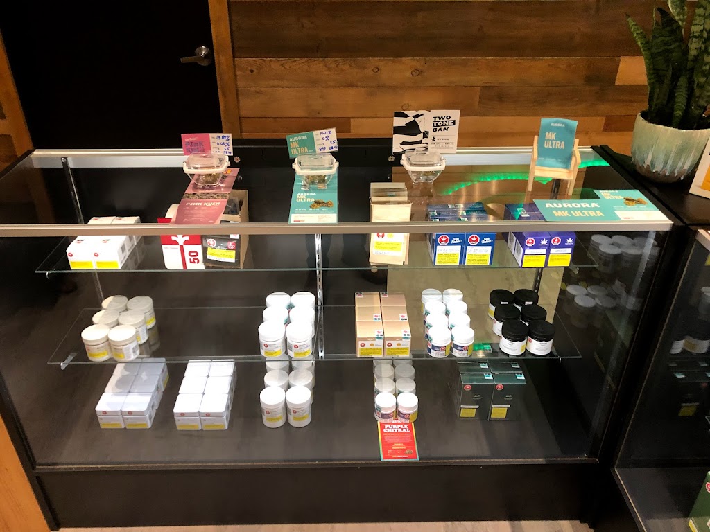 QualiCanna | 124 Harlech Rd #2, Qualicum Beach, BC V9K 1G9, Canada | Phone: (250) 752-0724