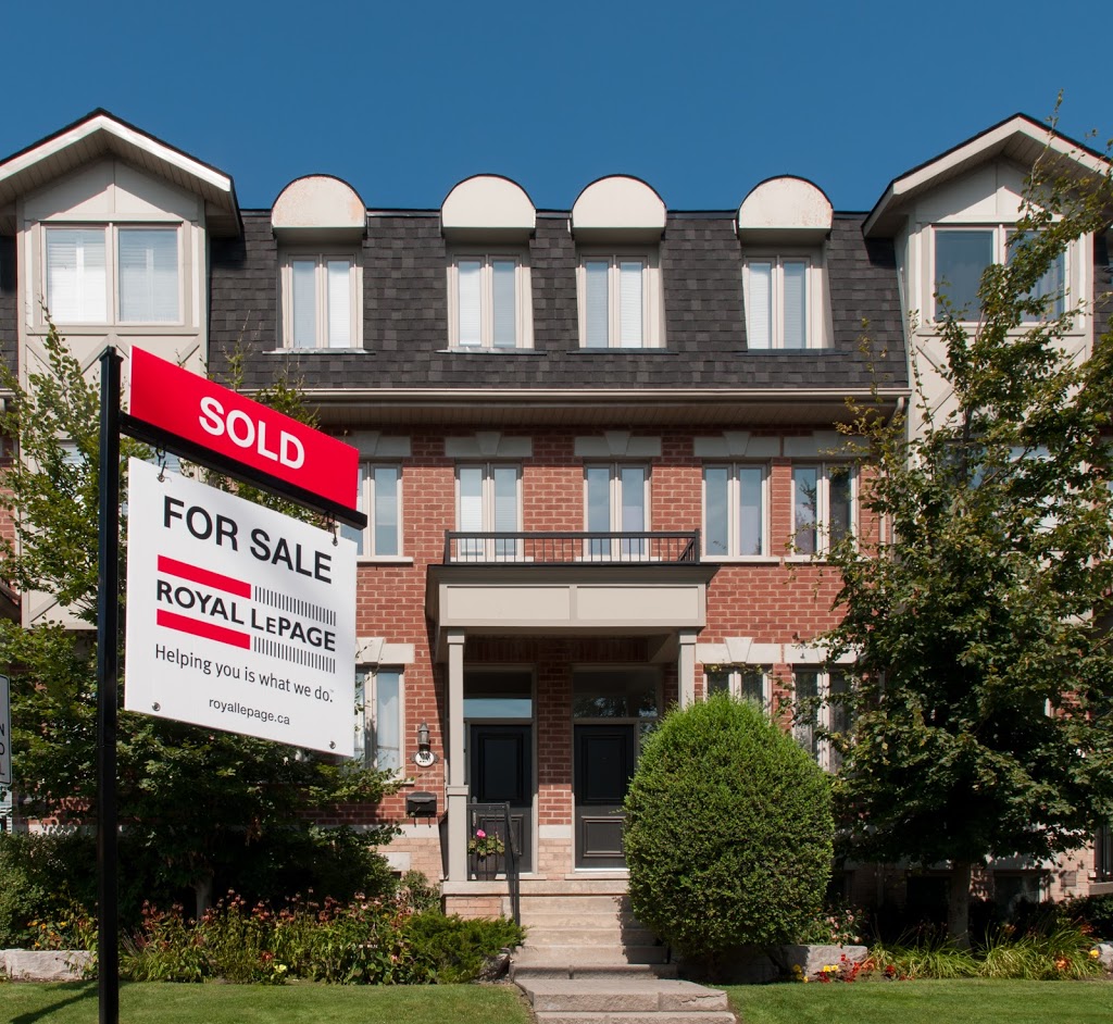 John Karevska - Realtor - Royal LePage Terrequity Realty, Broker | 3000 Garden St #101a, Whitby, ON L1R 2G6, Canada | Phone: (416) 617-2530