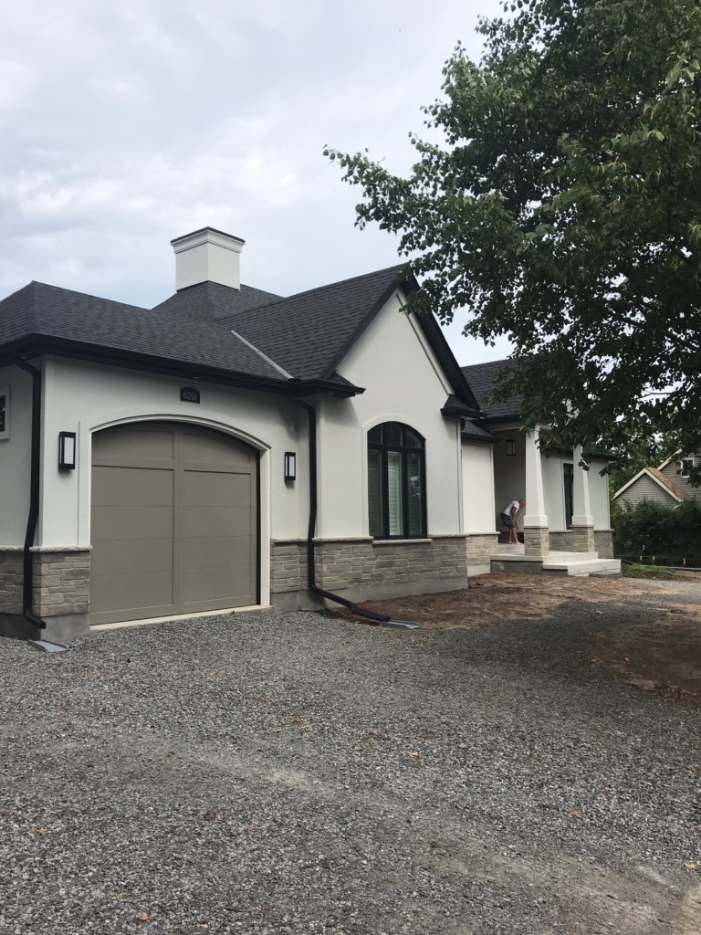 Robert Benevento Roofing Siding & Windows | 4700 Montrose Rd, Niagara Falls, ON L2H 1K5, Canada | Phone: (905) 358-4550