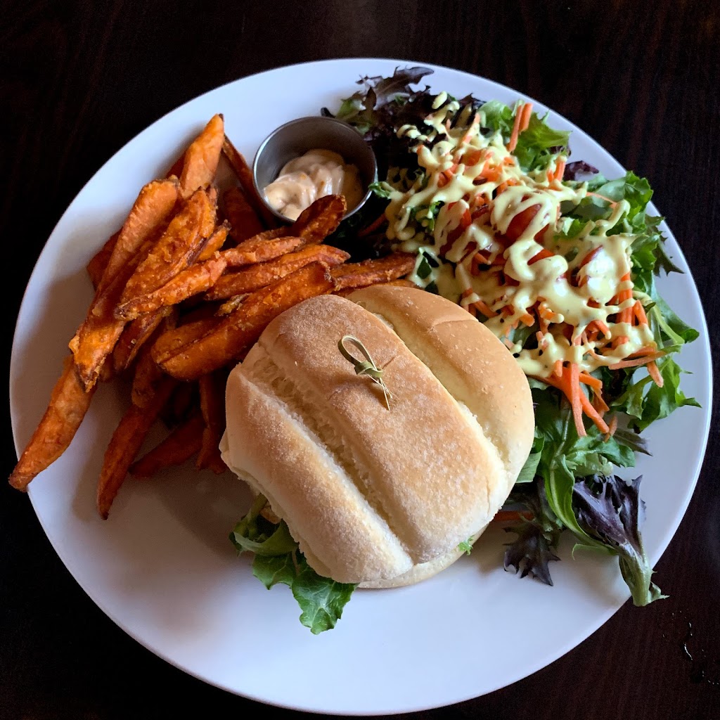 Fox and Hounds | 11 High St, Ladysmith, BC V9G 1A1, Canada | Phone: (250) 924-1747