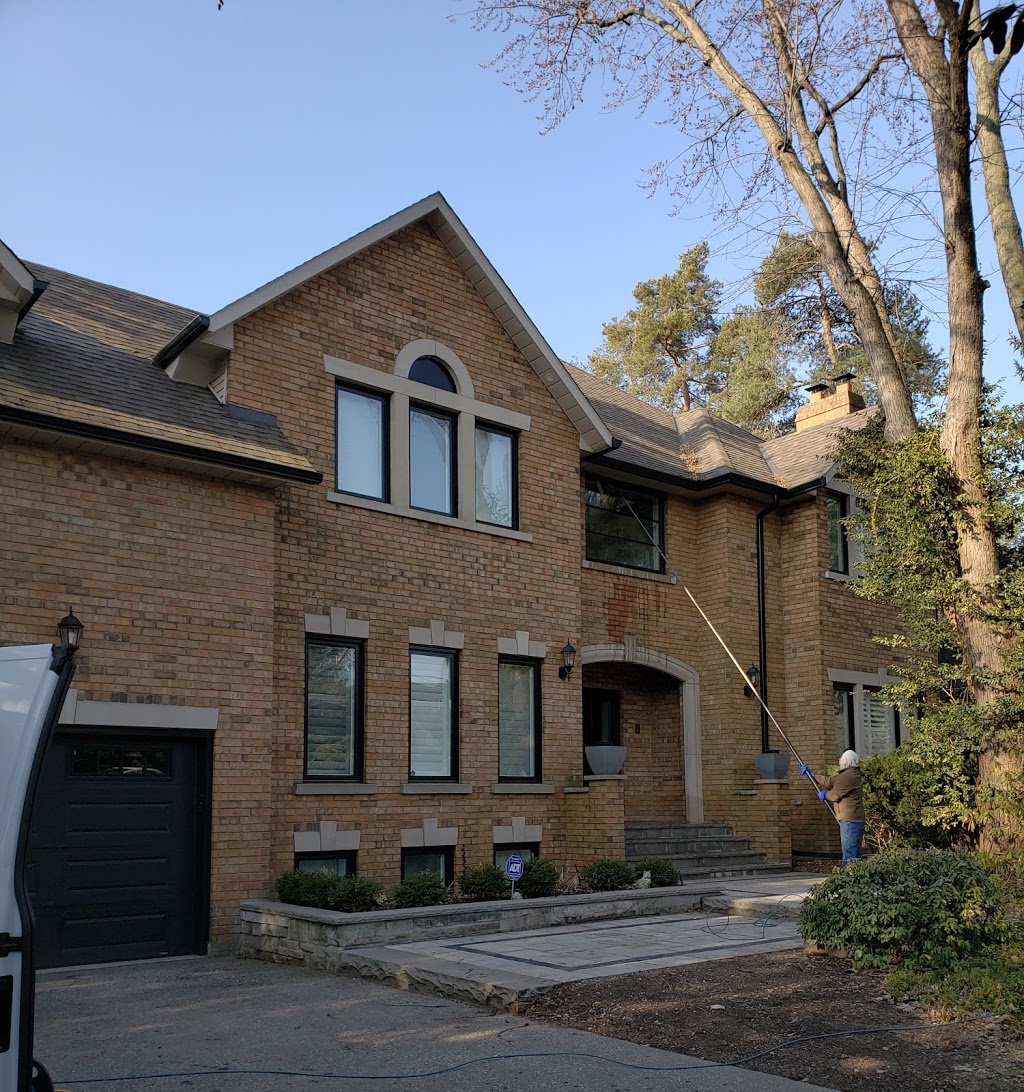 Professional Window Cleaning Oakville | 432 Sandmere Pl, Oakville, ON L6L 4G4, Canada | Phone: (289) 815-0921