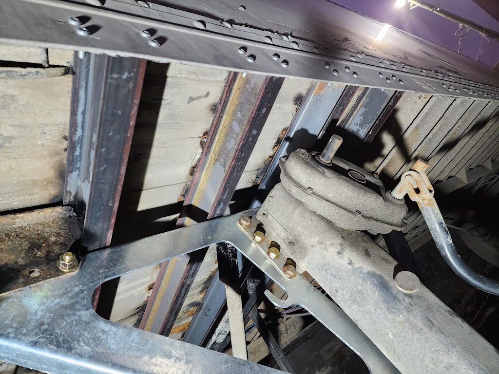 AJ WELDING FABRICATION & TRAILER BODYWORK INC.(MOBILE SERVICE) | 31 Waterbow Trl, Kitchener, ON N2A 0K4, Canada | Phone: (647) 620-9647