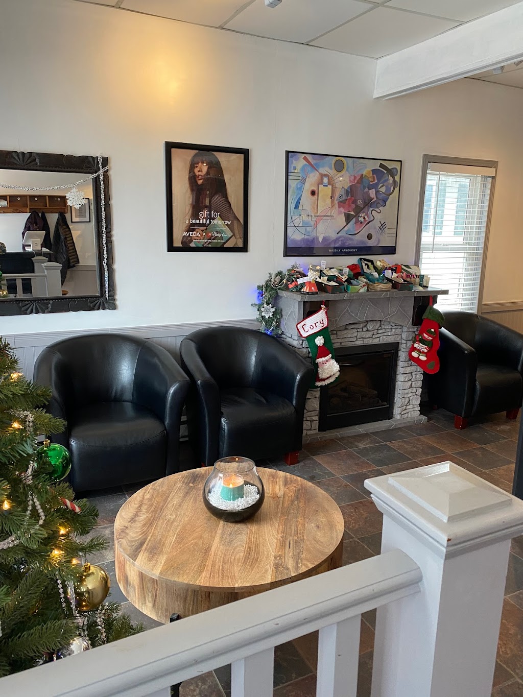 Henhouse Hairstudio | 525 Berford St, Wiarton, ON N0H 2T0, Canada | Phone: (519) 534-1155