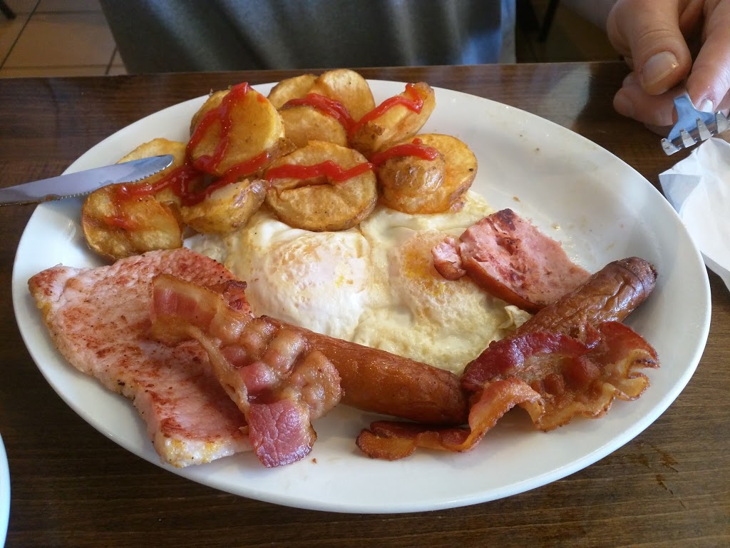 Nicks Family Restaurant | 1716 London Line, Sarnia, ON N7T 7H2, Canada | Phone: (519) 491-5619