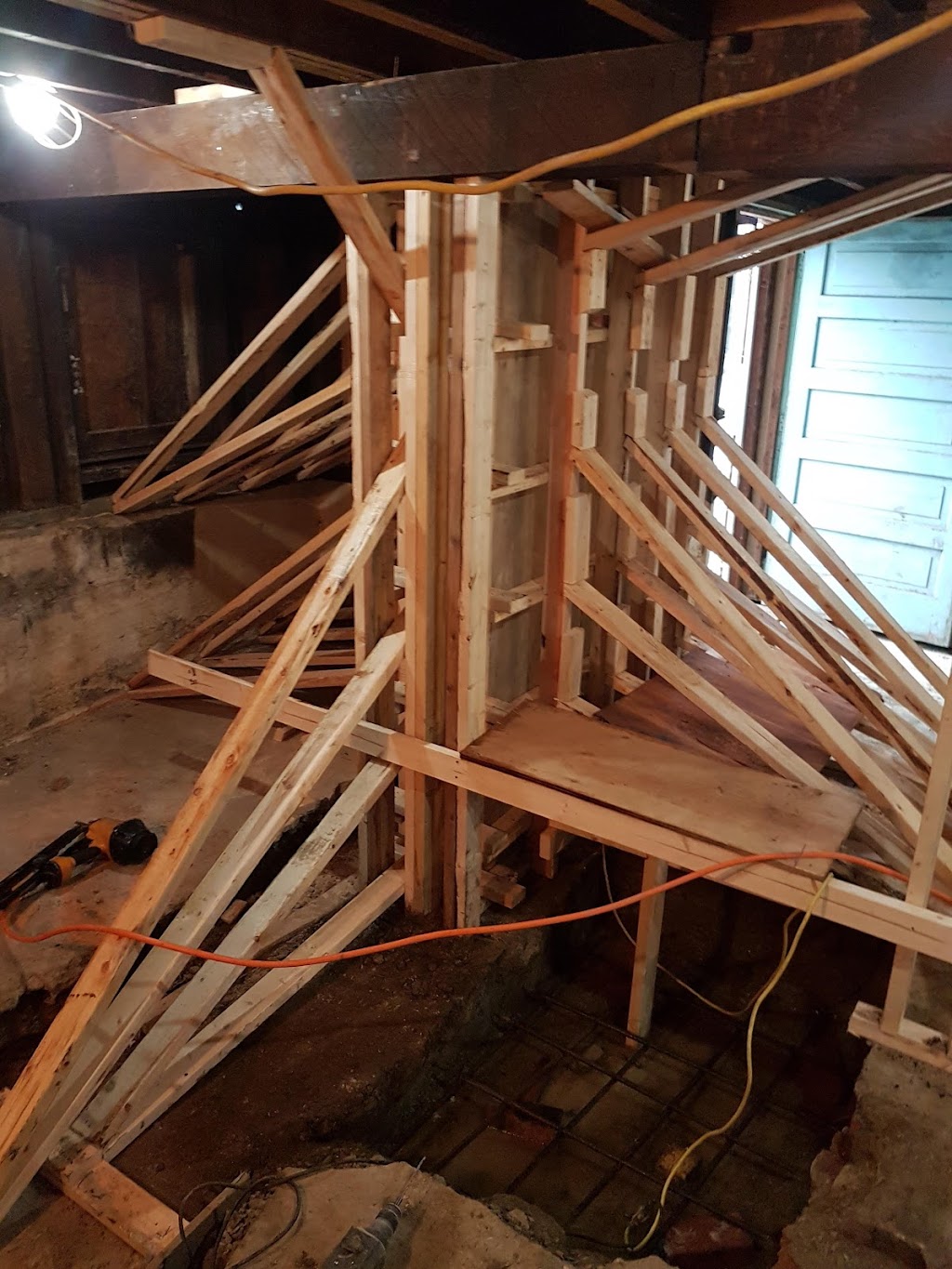 6FT8 Construction | 36 Scenic Rd NW, Calgary, AB T3L 1B1, Canada | Phone: (778) 814-1087