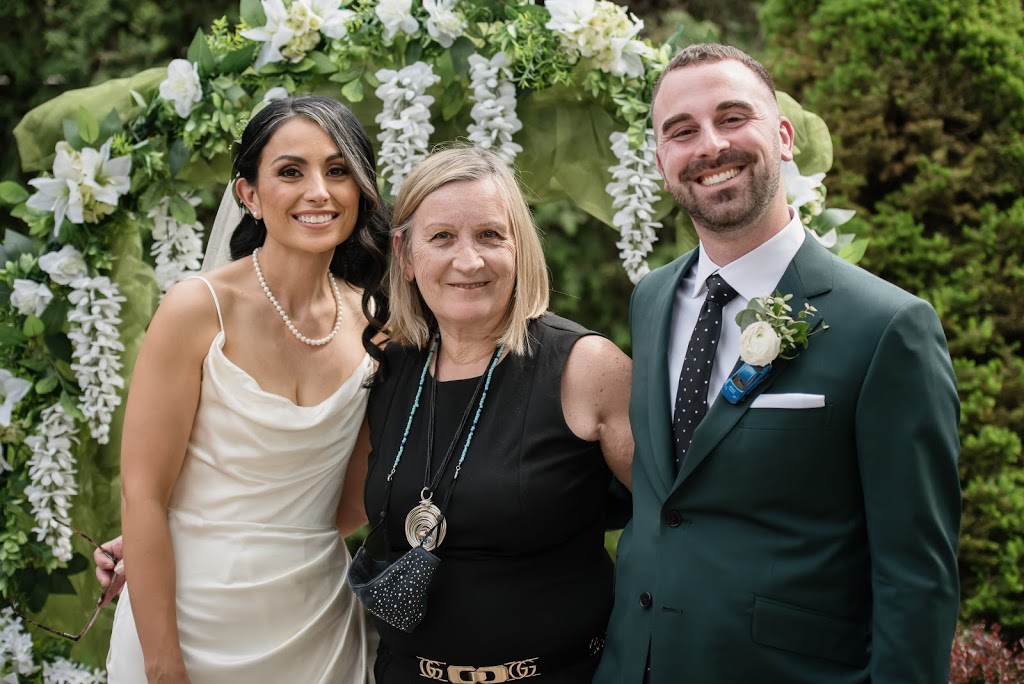 iloveweddings.ca | 28 Beckett Ave., East Gwillimbury, ON L9N 1E8, Canada | Phone: (905) 251-8680