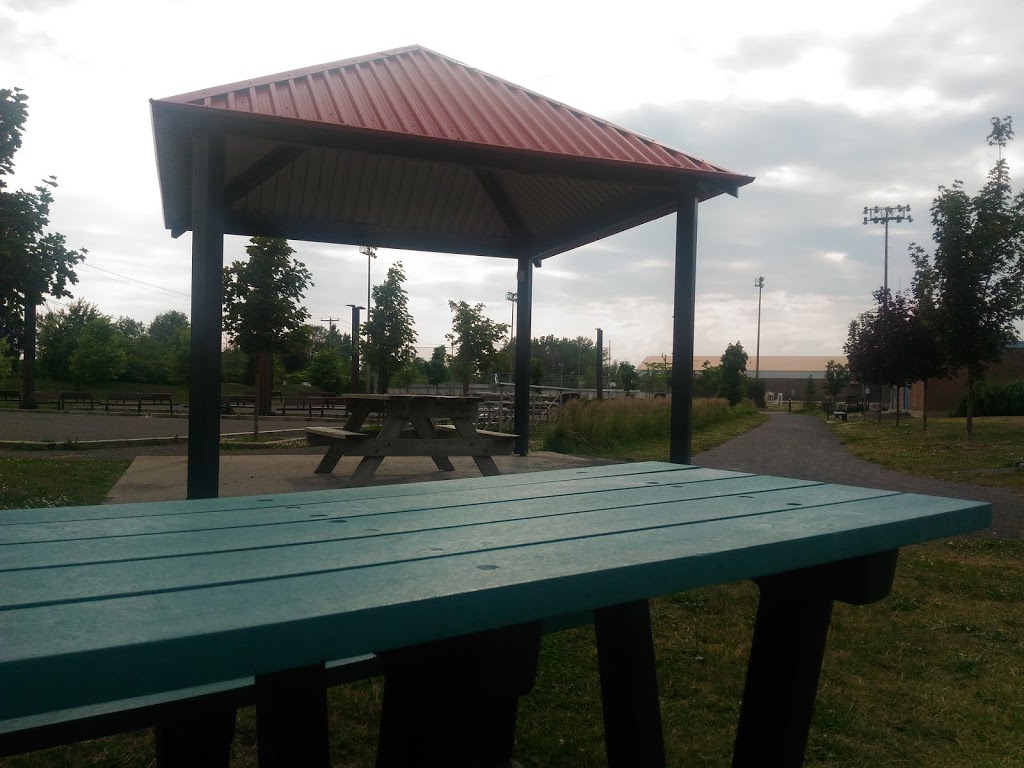 Parc Arthur-Trudeau | park | 6e Av, Delson, QC J5B 1S3, Canada
