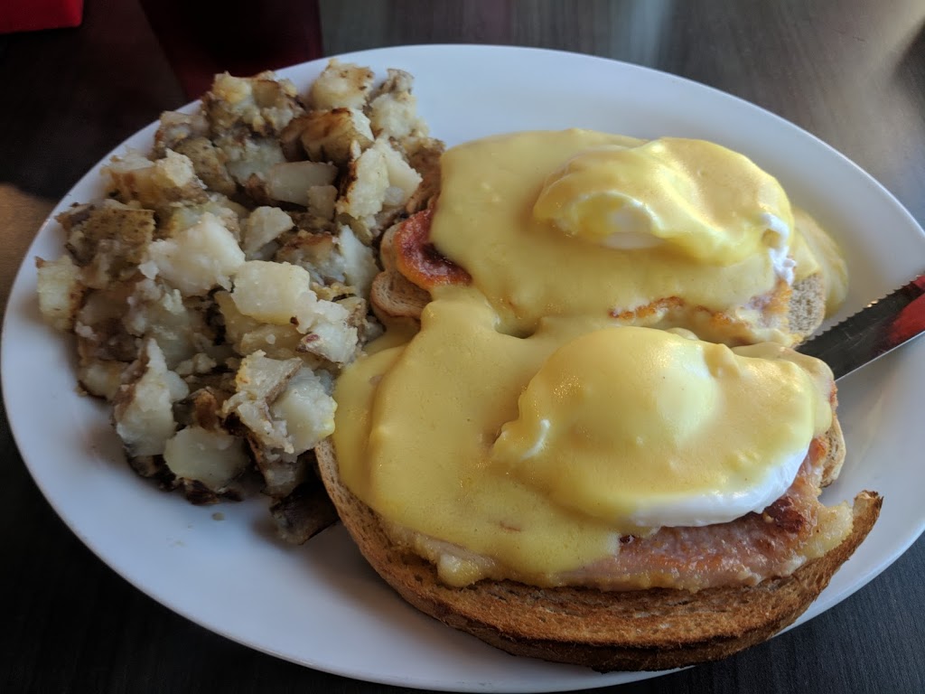 Reds pancakes to cupcakes | 2223 Hamilton Rd, Trenton, ON K8V 5P8, Canada | Phone: (613) 392-1733