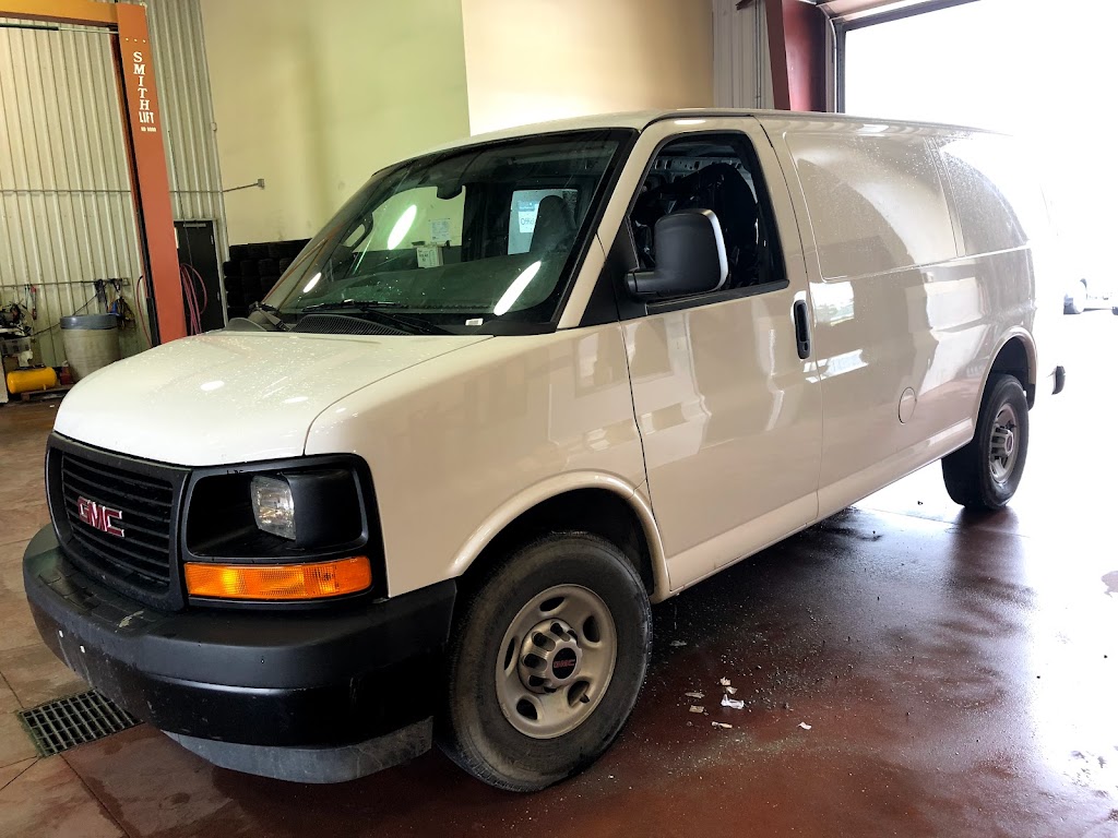 Wallace Automobiles | 460 McArthur Ave., Ottawa, ON K1K 1G4, Canada | Phone: (613) 746-9646