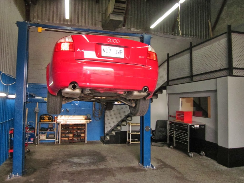 Auto Berline | 1446 Rue Soucy, Saint-Hubert, QC J4T 1A3, Canada | Phone: (579) 720-7373