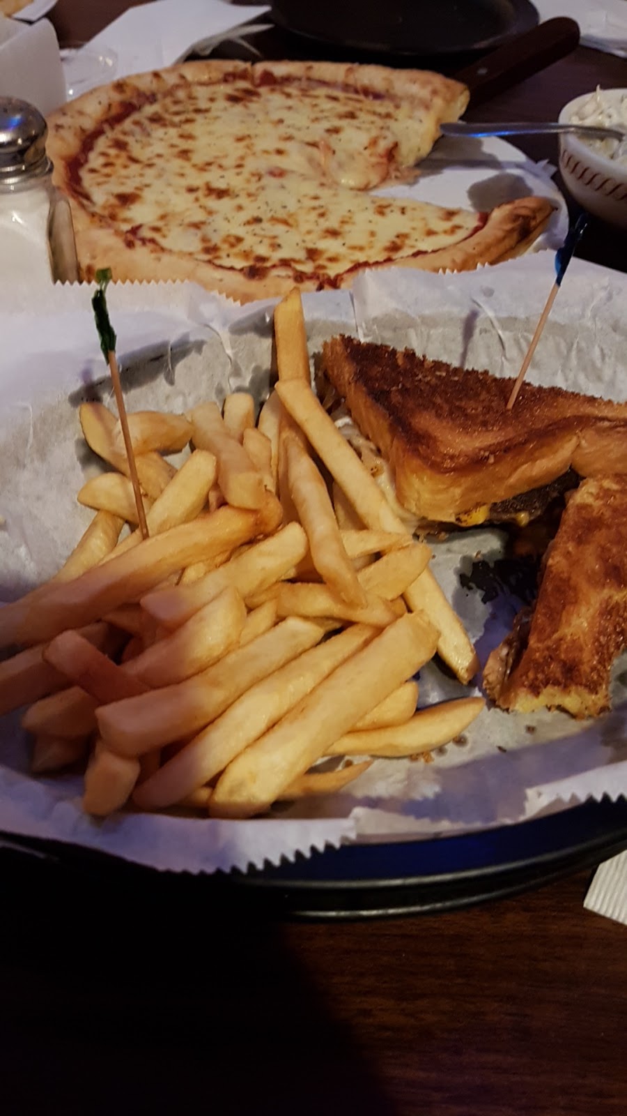 Cattle Barn Pub & Grill | 9658 U.S. 9, Chazy, NY 12921, USA | Phone: (518) 846-7834