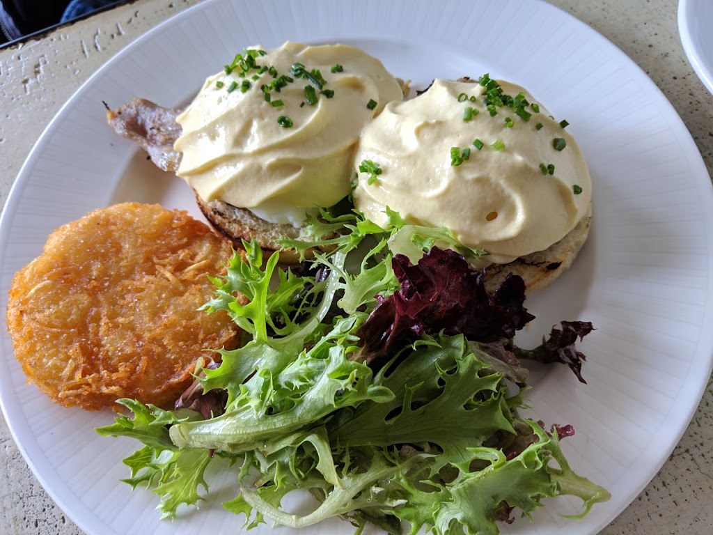 Peter Pan Bistro | 373 Queen St W, Toronto, ON M5V 2A4, Canada | Phone: (416) 792-3838
