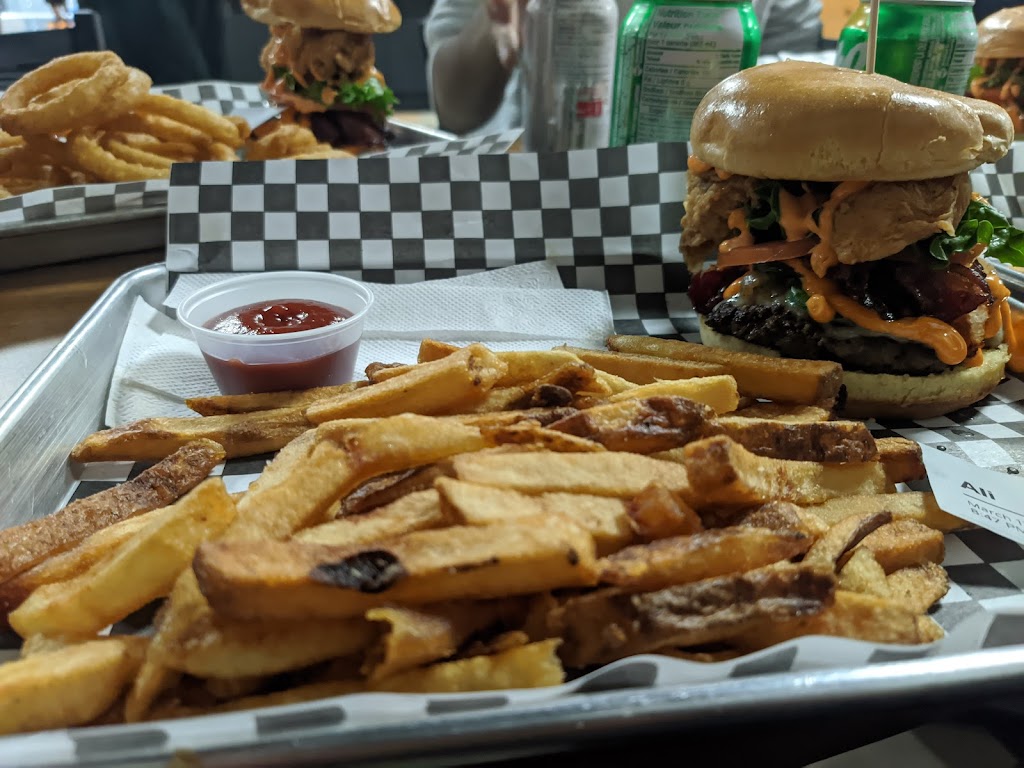 6ixside Burger | 1450 Kingston Rd #18, Pickering, ON L1V 1C1, Canada | Phone: (905) 831-3333