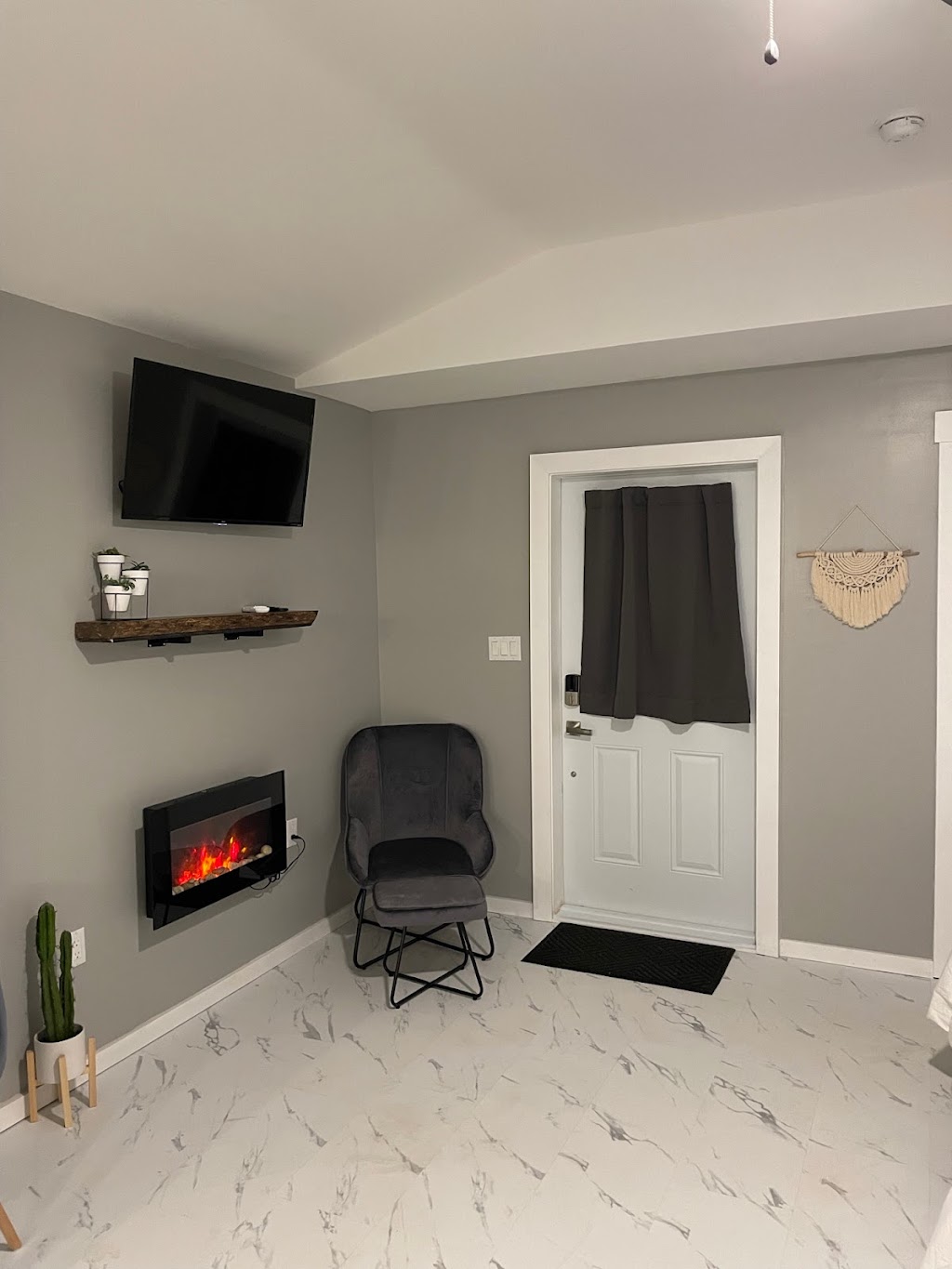 Chapel Suites | 3 Chapel Ave, Souris, PE C0A 2B0, Canada | Phone: (902) 326-3266