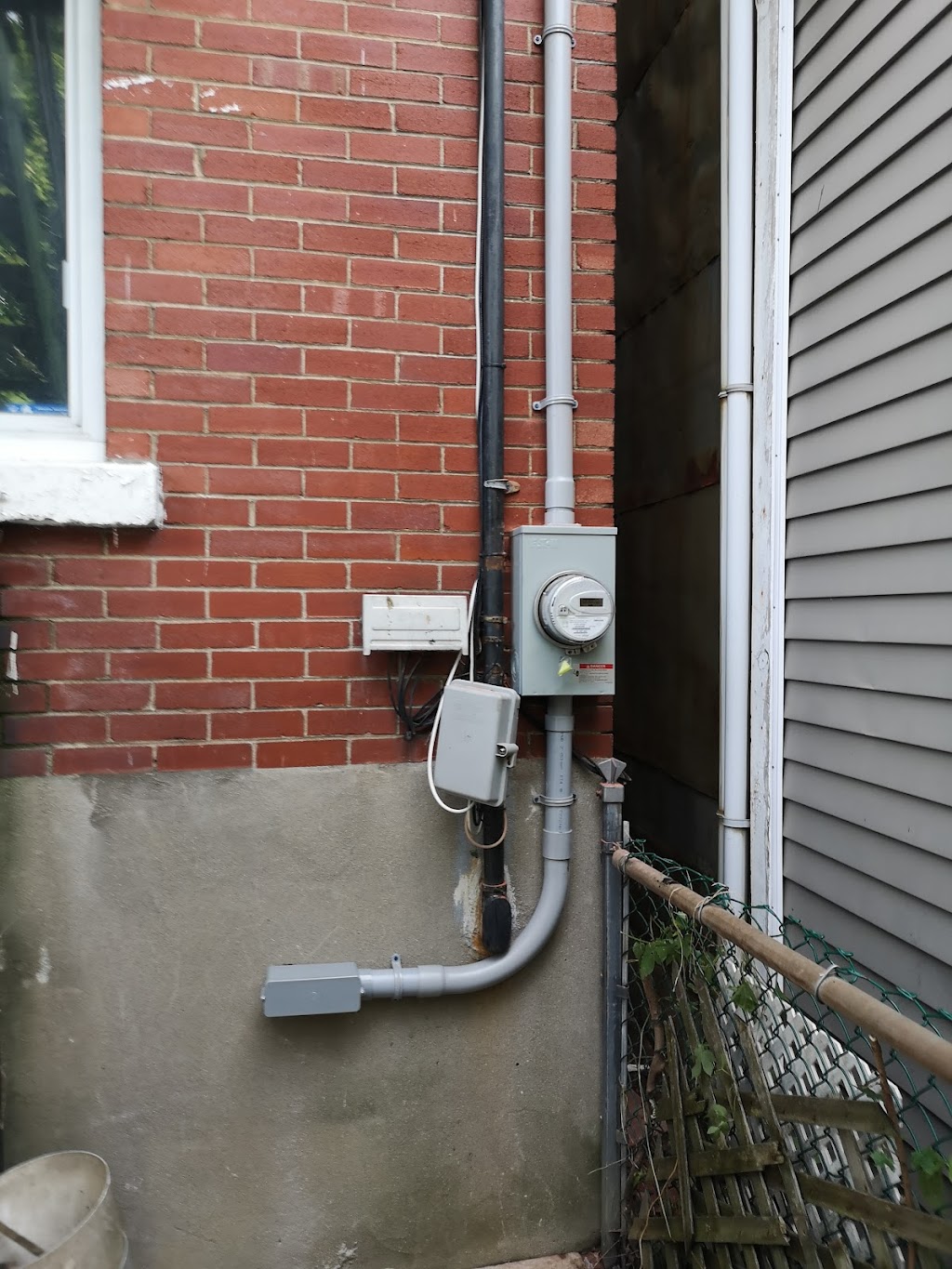 Éconoprix Électrique | 5514 Rue Shumack, Pierrefonds, QC H8Z 2Y2, Canada | Phone: (514) 690-8136