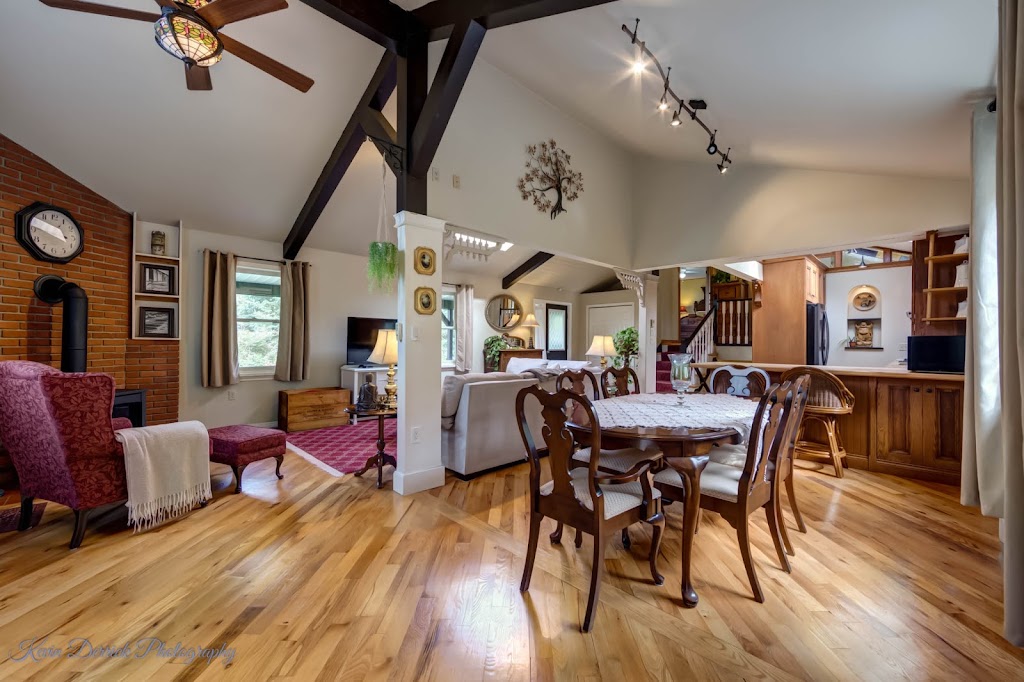 Jami Joy Royale Town And Country Realty Inc. | 46 Kent St W, Lindsay, ON K9V 2Y2, Canada | Phone: (705) 879-8484