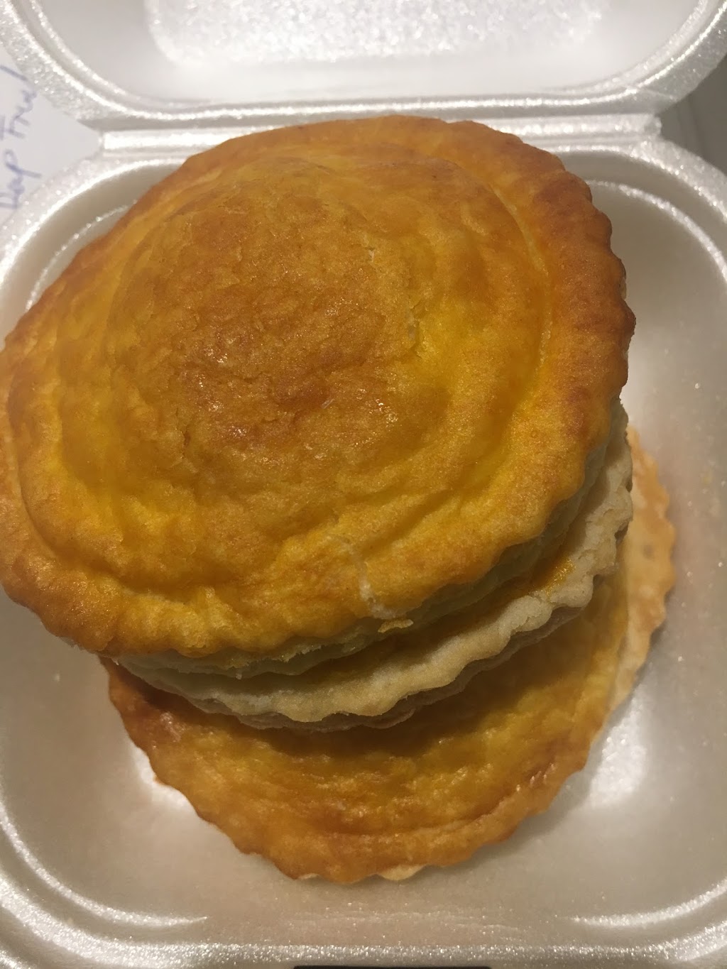 Fong Thanh Bakery | 4710 17 Ave SE #1, Calgary, AB T2A 0R1, Canada | Phone: (403) 272-6687