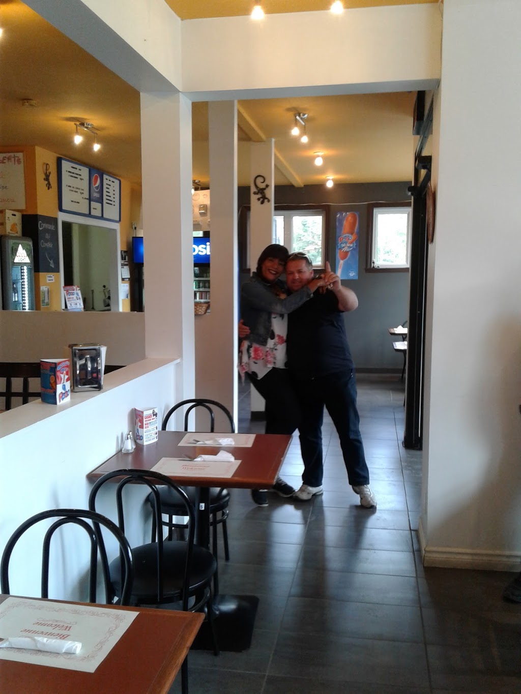 Turbo Pizza | 255 Avenue Ste Brigitte, Sainte-Brigitte-de-Laval, QC G0A 3K0, Canada | Phone: (418) 825-2227