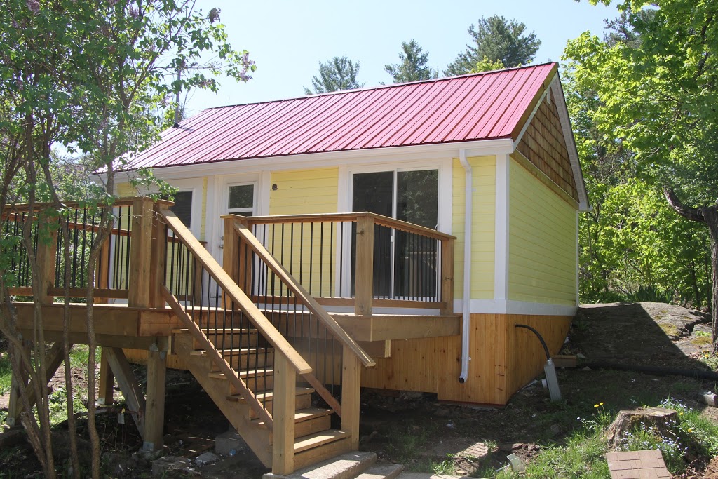 Lone Pine Inn | 581 Phillip St E, Gravenhurst, ON P1P 1M3, Canada | Phone: (705) 681-1188