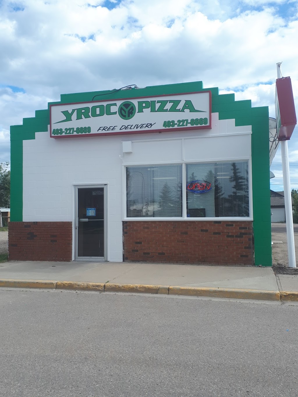 YROC Pizza | 5123 49 St, Innisfail, AB T4G 1L9, Canada | Phone: (403) 227-6669