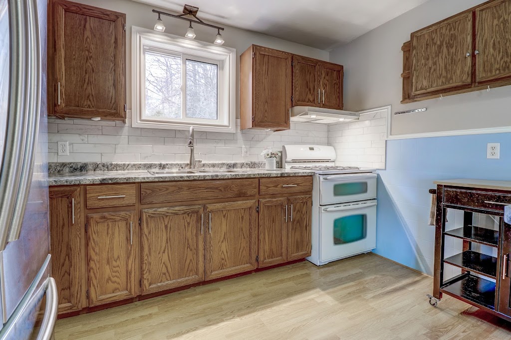 Sky Lake Resort, Waterfront Cottage and Cabin Rentals | 264 Red Bay Rd, Mar, ON N0H 1X0, Canada | Phone: (888) 634-5554
