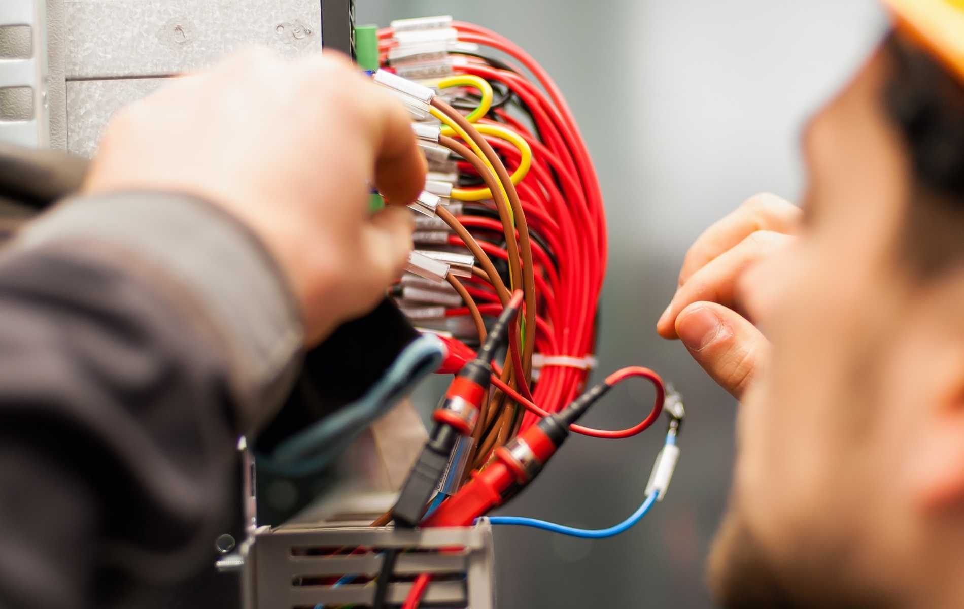 Electricien Gatineau EG | 455 Boulevard de la Gappe, Gatineau, QC, J8T 0A2 | Phone: (819) 414-1199