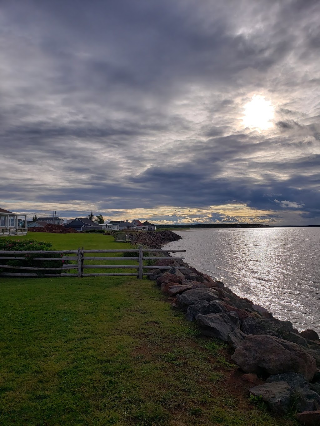 Paturels shore house restaurant | 69 Boulevard Cap Bimet, Grand-Barachois, NB E4P 6X5, Canada | Phone: (506) 532-4774