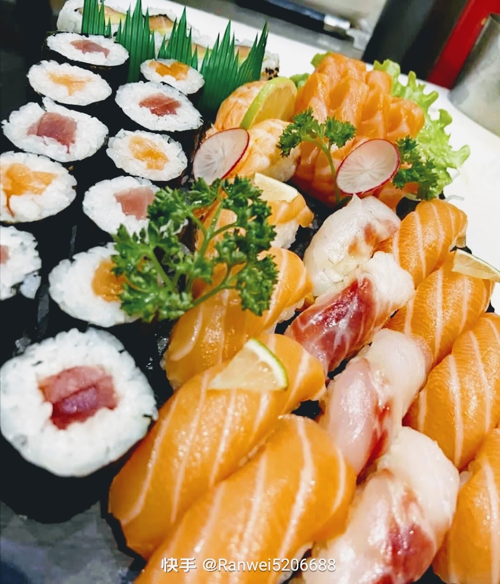 Decent Asian cuisine(Chinese food&Sushi) | 79 E Davis St, Trenton, ON K8V 4K9, Canada | Phone: (613) 800-0373