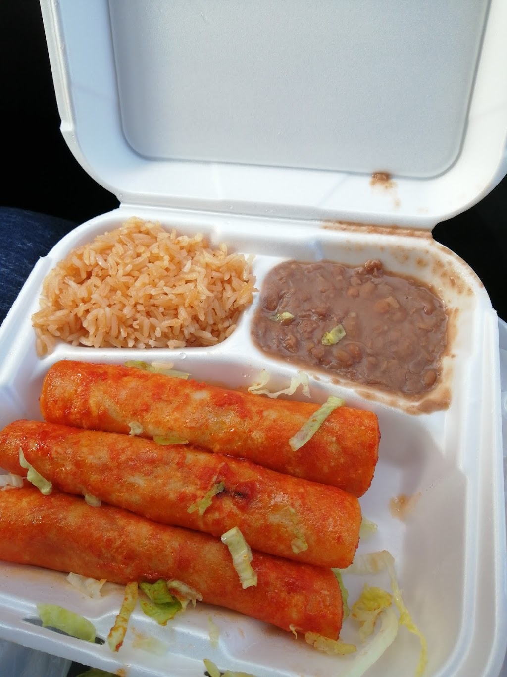 Salsa Caliente Mexican Grill | 275 Erie St S, Leamington, ON N8H 3C4, Canada | Phone: (519) 322-4777