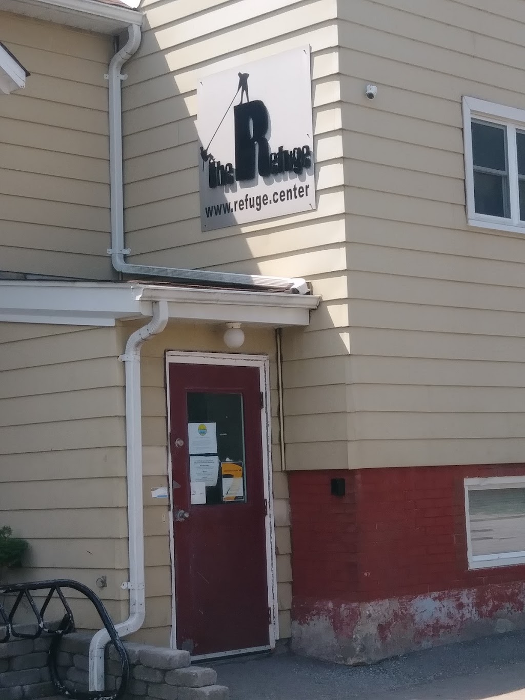 The Refuge Youth Outreach Centre | 300 Court St, Oshawa, ON L1H 4X3, Canada | Phone: (905) 404-2420