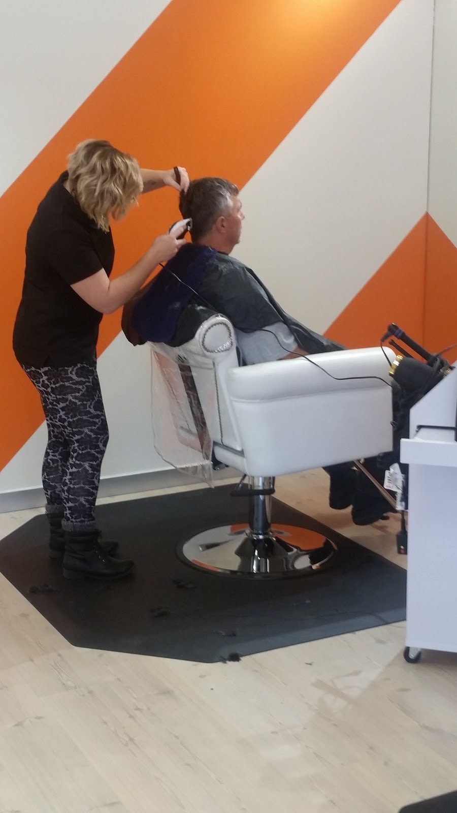 Kool Runnings Hair Salon | 1181 Frost Rd, Lindell Beach, BC V2R 4X8, Canada | Phone: (604) 703-0099