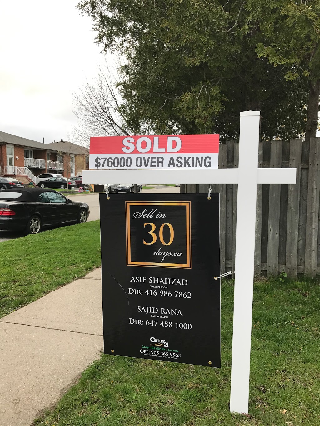 Mississauga Real Estate Agent - Asif Shahzad - Century21 | 6980 Maritz Dr #8, Mississauga, ON L5W 1Z3, Canada | Phone: (416) 986-7862