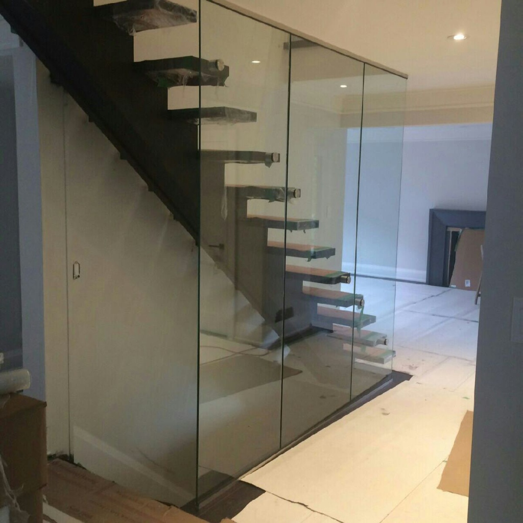 Glass & Mirror Specialists | 134 Beaconsfield Dr, Woodbridge, ON L4H 3N5, Canada | Phone: (416) 825-8561