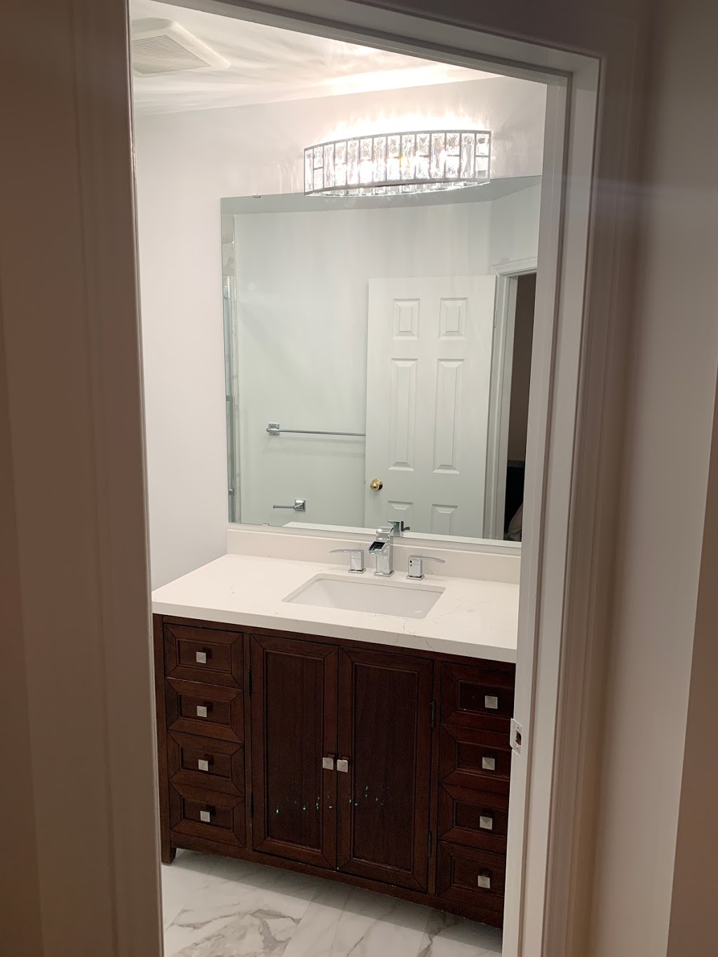 Top flip | 3912 Coachman Cir, Mississauga, ON L5M 6R3, Canada | Phone: (647) 917-7746