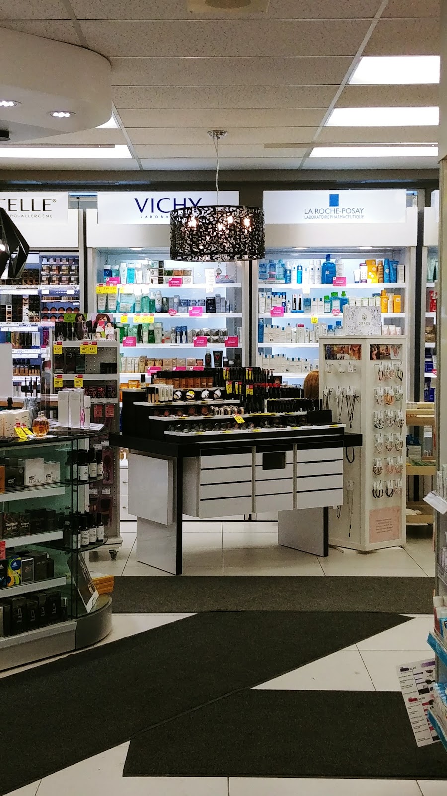 Brunet L. Beaulieu, P. Setlakwe, pharm. prop. Affiliées | 3745 Rue Georges Couture, Drummondville, QC J2B 7P4, Canada | Phone: (819) 477-4111